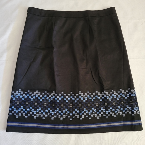 LOFT Black Embroidered Skirt Size 10 - Picture 2 of 11